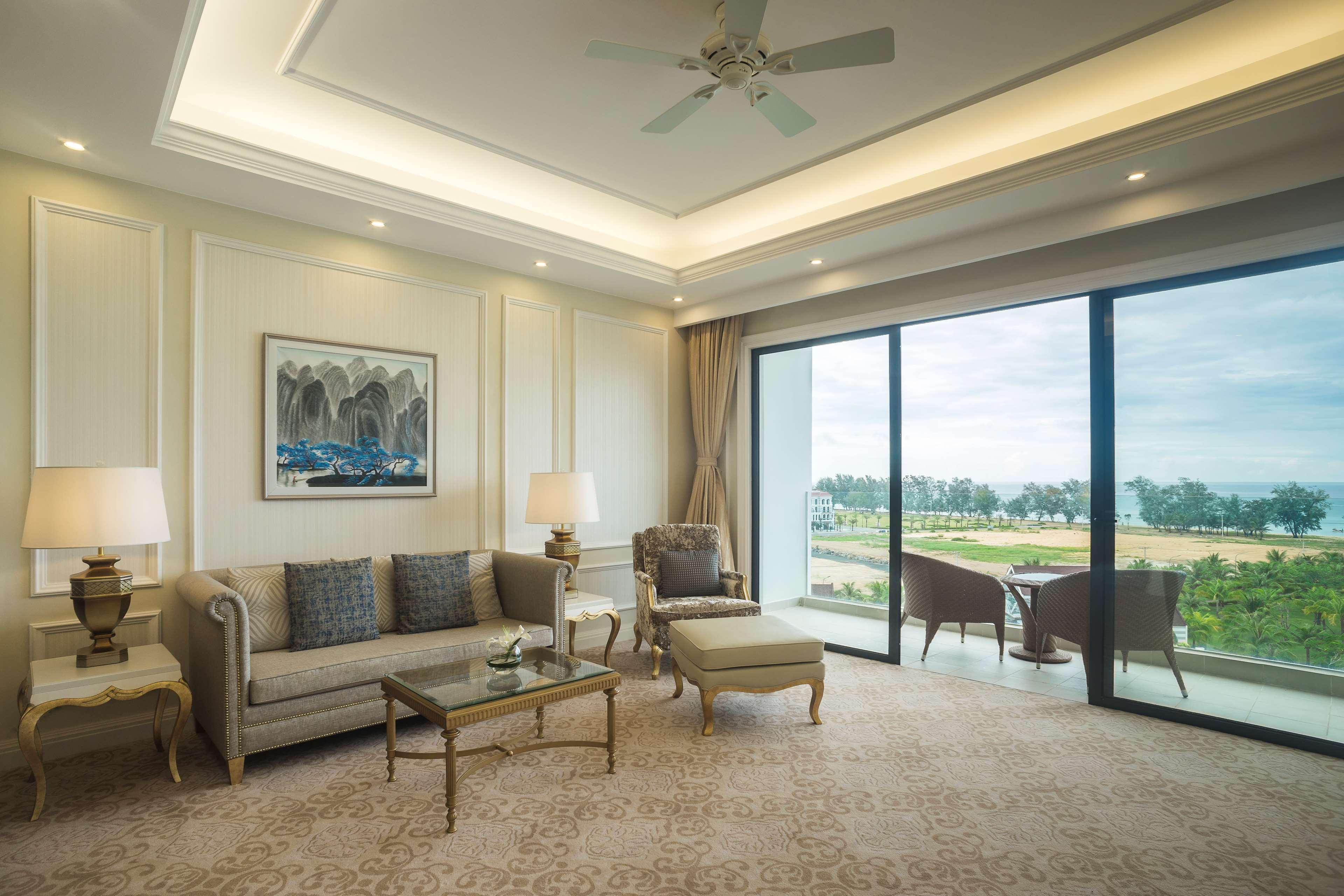 Radisson Blu Resort Phu Quoc Exterior foto Living room of a suite