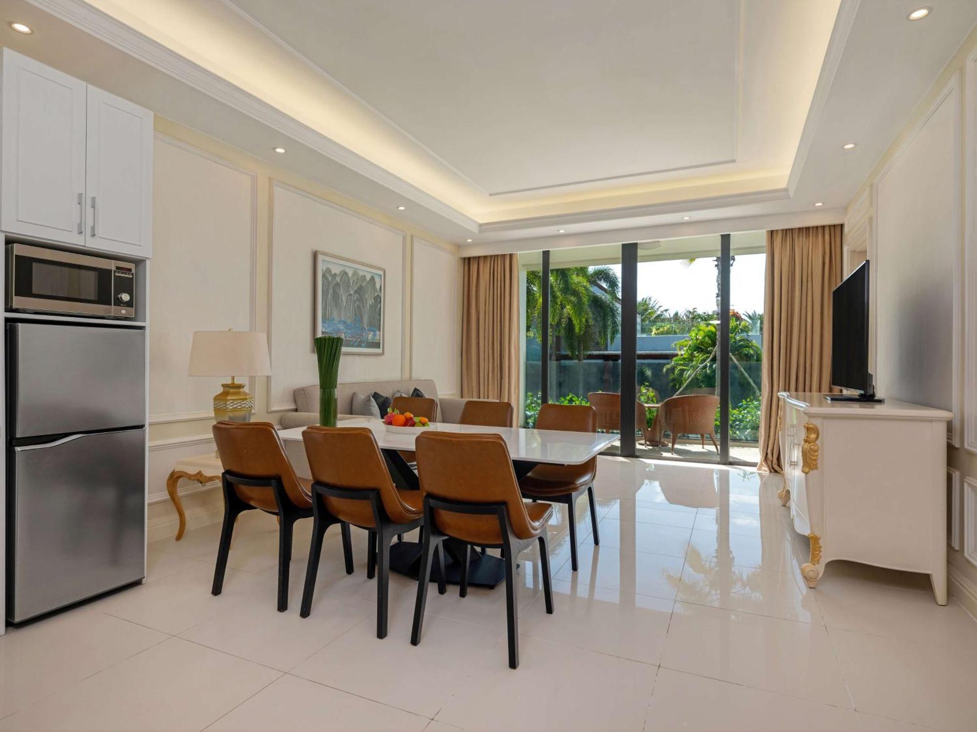 Radisson Blu Resort Phu Quoc Exterior foto A typical living room in a condominium