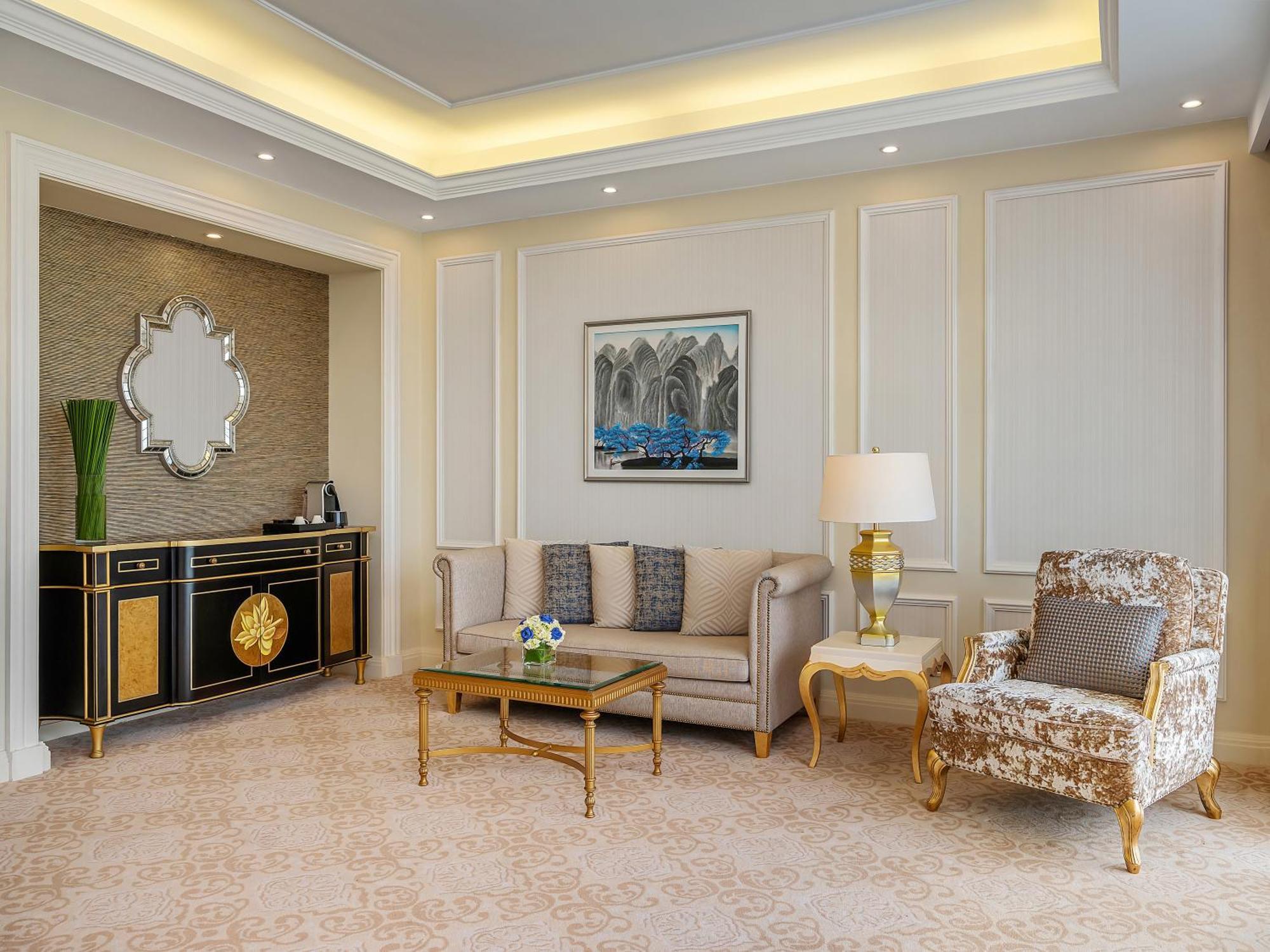 Radisson Blu Resort Phu Quoc Exterior foto A living room in a suite at the hotel